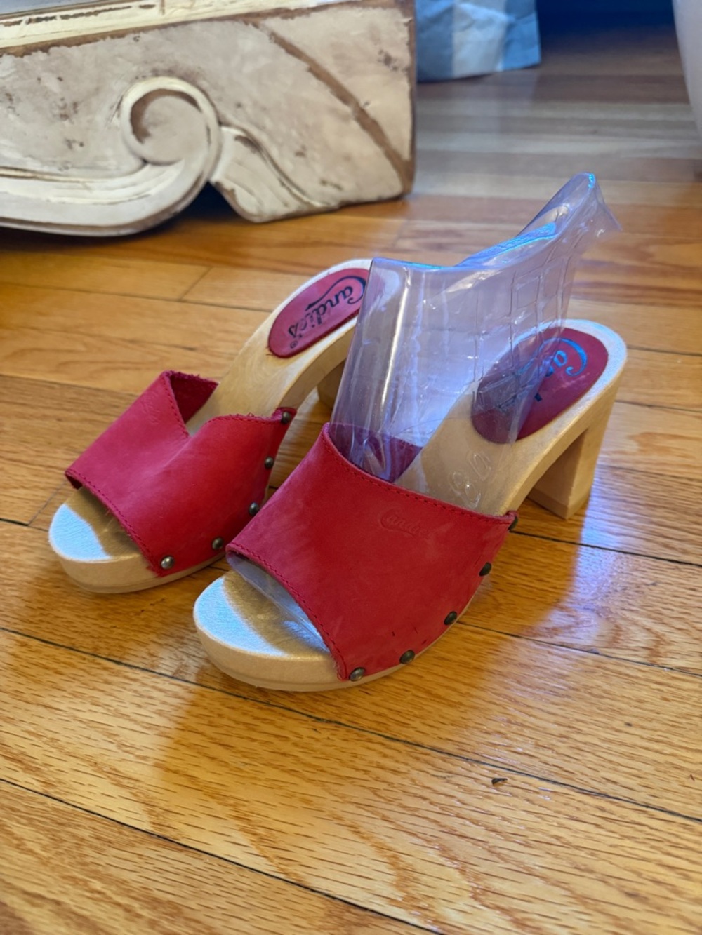 Candies Demi Leather mule slide. Red. Size 6. Made in Italy. Y2K. Like new